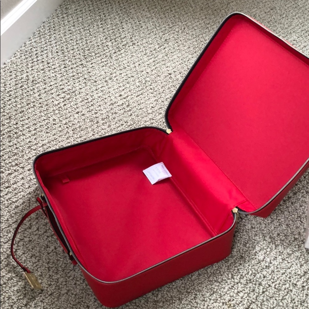 Estée Lauder red train case - Picture 4 of 6